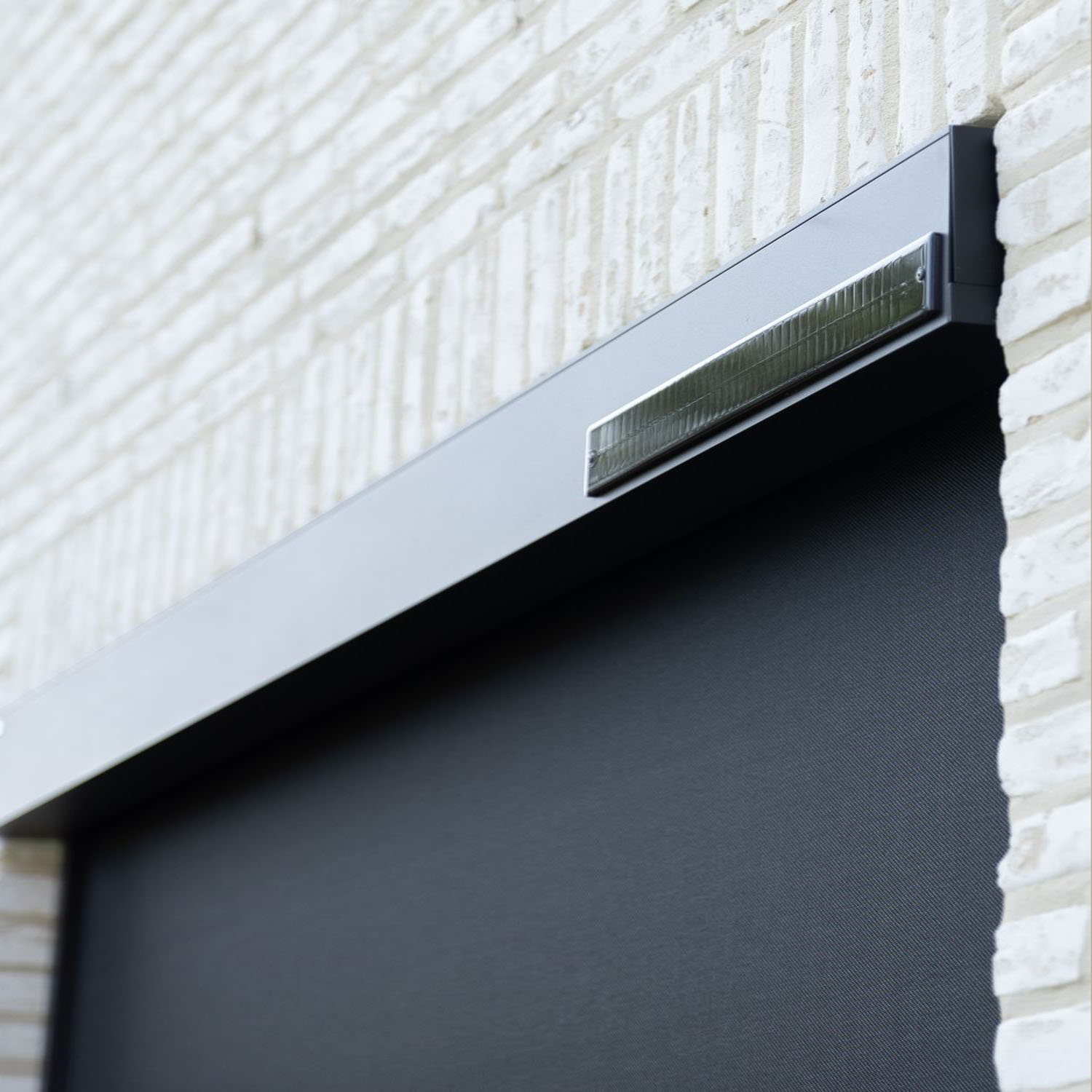 Leilighetsbygg i Verdal med utvendige screens på balkonger i alle etasjer